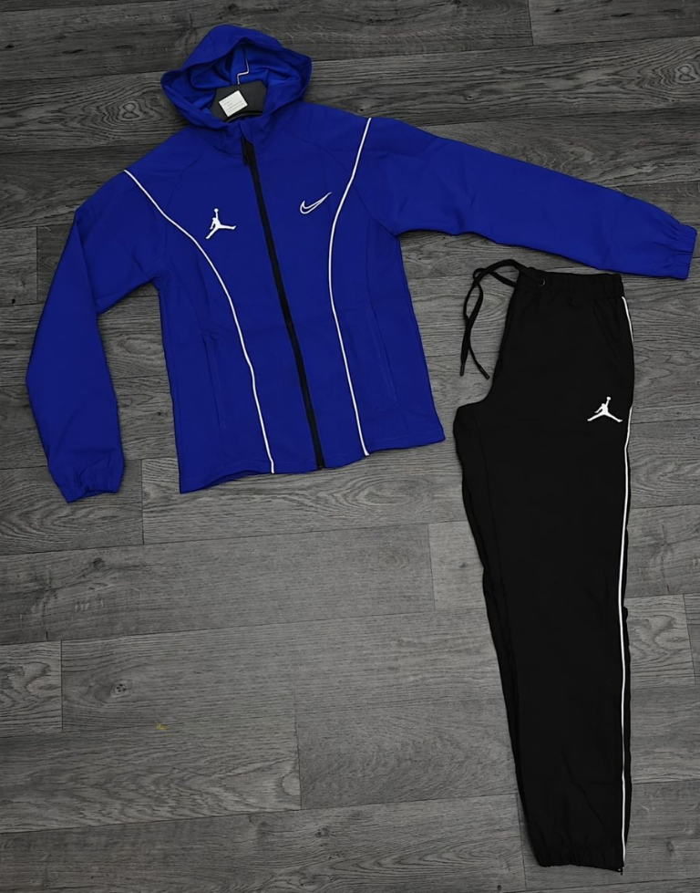 NIKE JORDAN WINDBREAKER